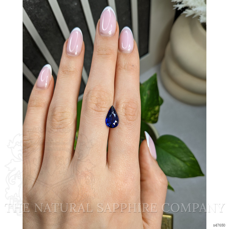 2.89 Ct. Blue Sapphire from Ceylon (Sri Lanka)