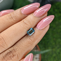 1.17 Ct. Greenish Blue Sapphire from Africa Life Style