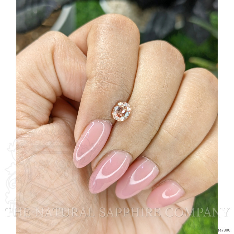 0.69 Ct. Padparadscha Sapphire from Ceylon (Sri Lanka)