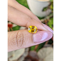 2.16 Ct. Yellow Sapphire from Ceylon (Sri Lanka) Life Style