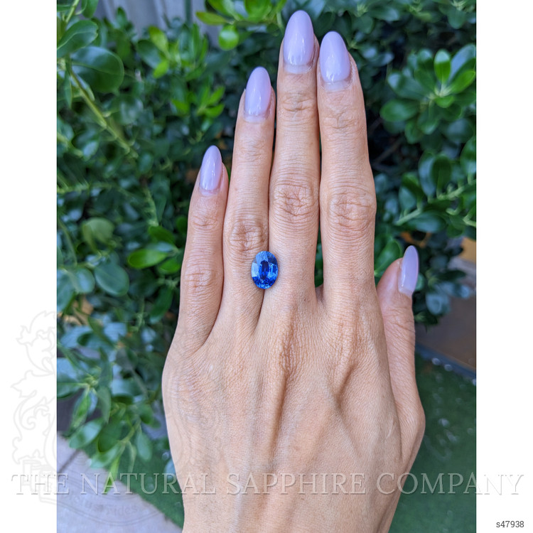 4.63 Ct. Blue Sapphire from Ceylon (Sri Lanka)