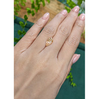 3.04 Ct. Peach Sapphire from Ceylon (Sri Lanka) Life Style