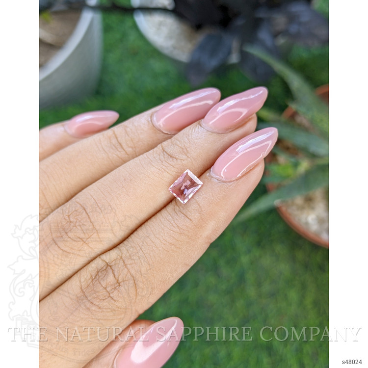 0.99 Ct. Pink Sapphire from Ceylon (Sri Lanka)