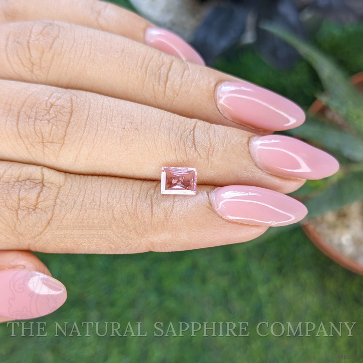 0.99 Ct. Pink Sapphire from Ceylon (Sri Lanka)
