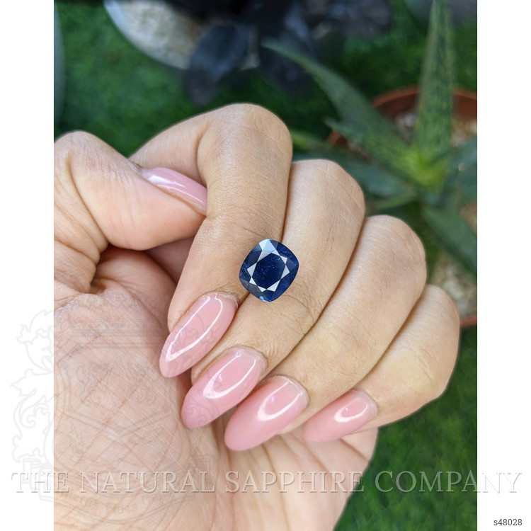5.55 Ct. Greenish Blue Sapphire from Ceylon (Sri Lanka)