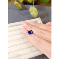 4.14 Ct. Blue Sapphire from Ceylon (Sri Lanka) Life Style