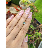 1.06 Ct. Bi Color / Parti Sapphire from Ceylon (Sri Lanka) Life Style