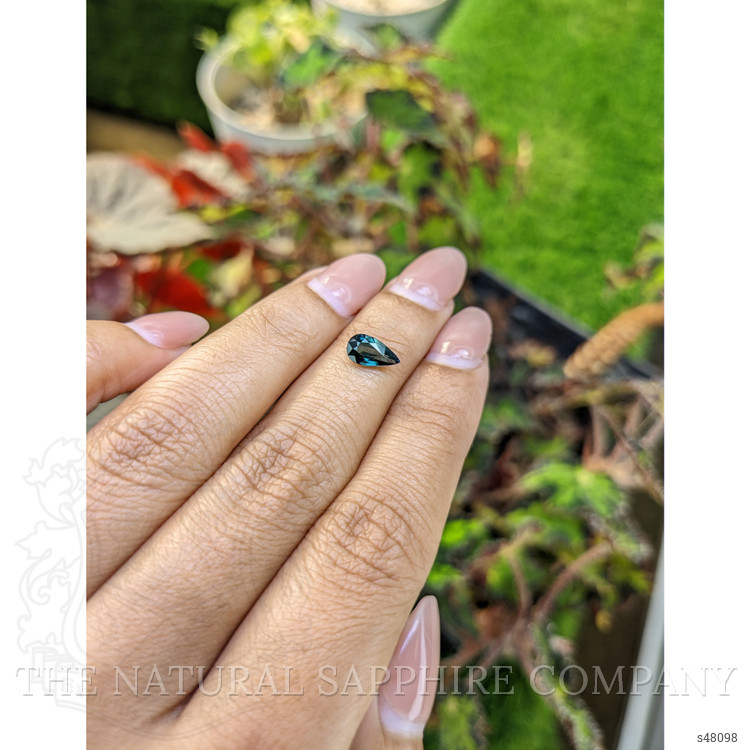 1.01 Ct. Greenish Blue Sapphire from Ceylon (Sri Lanka)