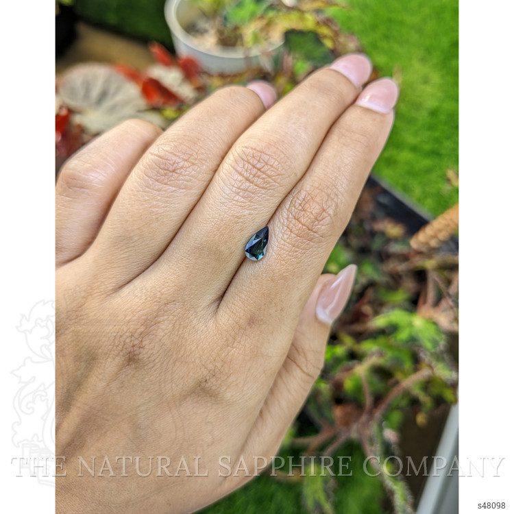1.01 Ct. Greenish Blue Sapphire from Ceylon (Sri Lanka)