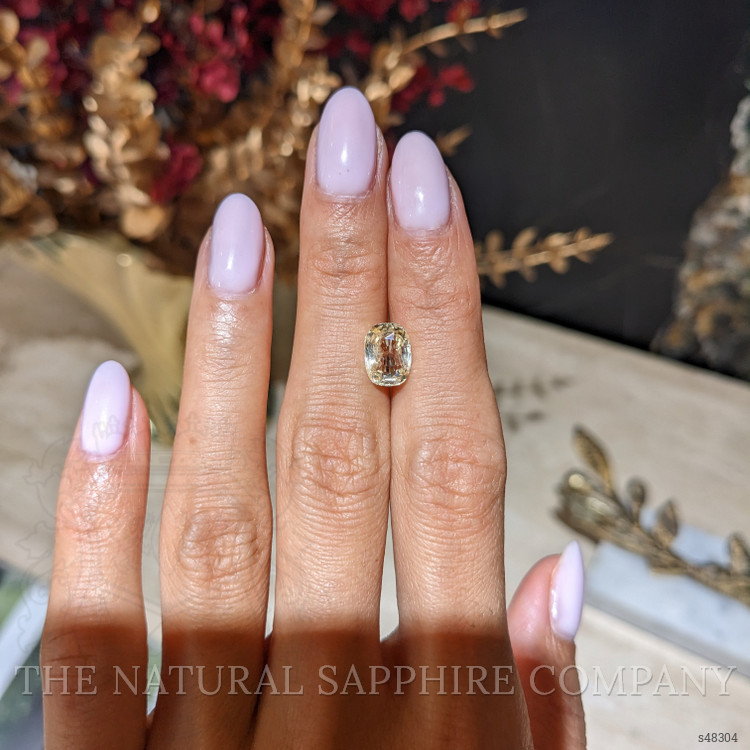 3.27 Ct. Yellow Sapphire from Ceylon (Sri Lanka)