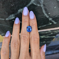 5.17 Ct. Blue Sapphire from Ceylon (Sri Lanka) Life Style