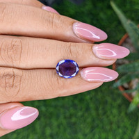 3.15 Ct. Purplish Blue Sapphire from Ceylon (Sri Lanka) Life Style