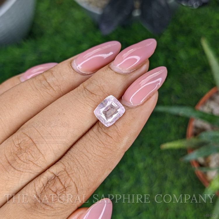3.28 Ct. Pink Sapphire from Ceylon (Sri Lanka)