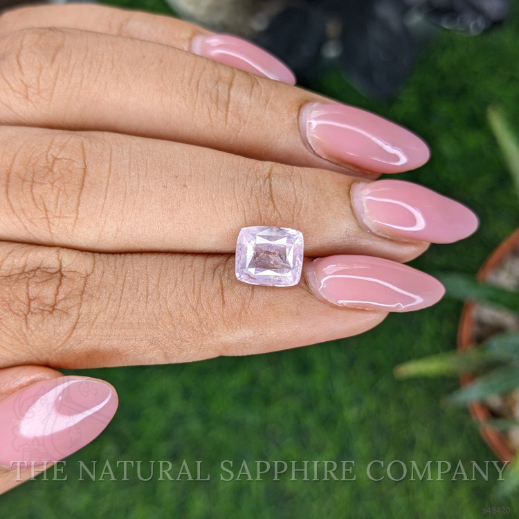3.28 Ct. Pink Sapphire from Ceylon (Sri Lanka)