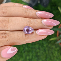 4.51 Ct. Purplish Pink Sapphire from Ceylon (Sri Lanka) Life Style