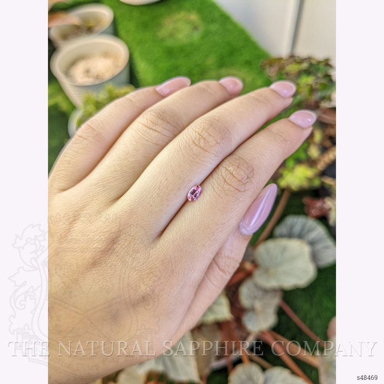 0.33 Ct. Padparadscha Sapphire from Ceylon (Sri Lanka)