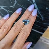 5.06 Ct. Bluish Green Sapphire from Madagascar Life Style