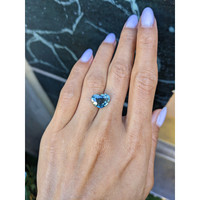 5.06 Ct. Bluish Green Sapphire from Madagascar Life Style