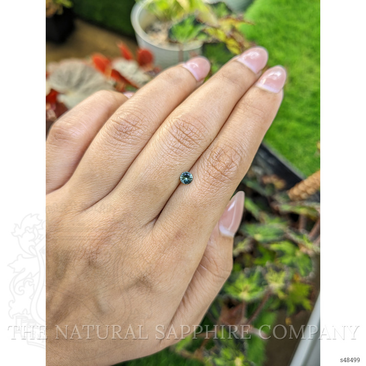 0.28 Ct. Yellowish Green Sapphire from Ceylon (Sri Lanka)