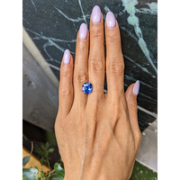 5.50 Ct. Blue Sapphire from Ceylon (Sri Lanka) Life Style