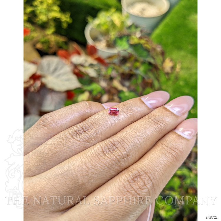 0.46 Ct. Reddish Pink Sapphire from Ceylon (Sri Lanka)