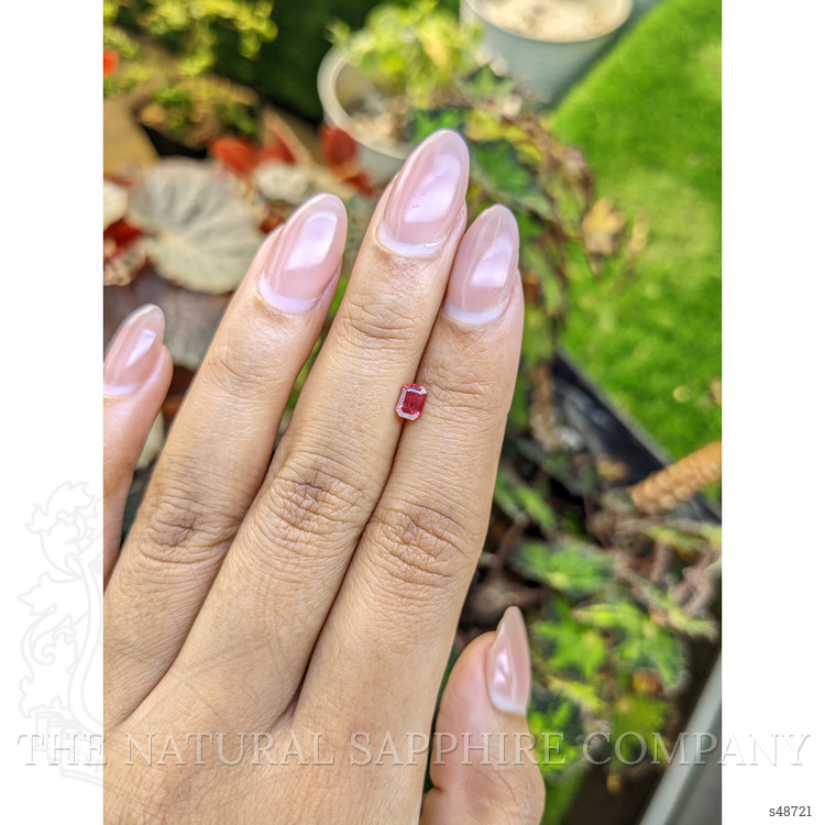 0.46 Ct. Reddish Pink Sapphire from Ceylon (Sri Lanka)