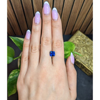 3.73 Ct. Blue Sapphire from Ceylon (Sri Lanka) Life Style
