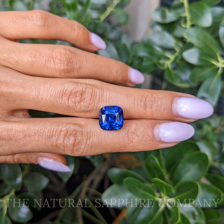 7.46 Ct. Blue Sapphire from Ceylon (Sri Lanka)
