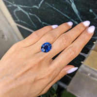 9.73 Ct. Blue Sapphire from Ceylon (Sri Lanka) Life Style