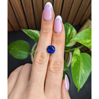 5.14 Ct. Blue Sapphire from Ceylon (Sri Lanka) Life Style