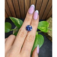 8.60 Ct. Blue Sapphire from Ceylon (Sri Lanka) Life Style