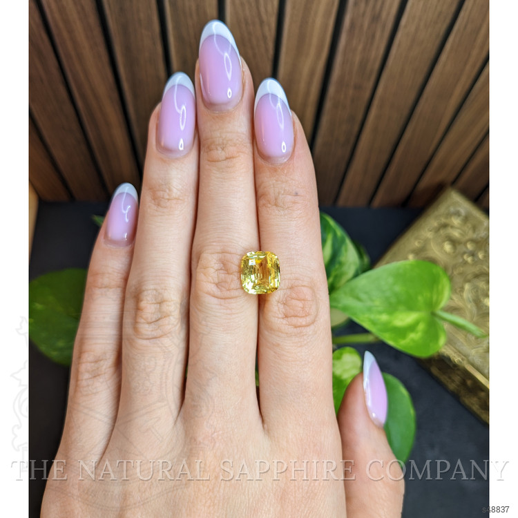 7.05 Ct. Yellow Sapphire from Ceylon (Sri Lanka)
