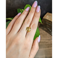 7.29 Ct. Yellow Sapphire from Ceylon (Sri Lanka) Life Style