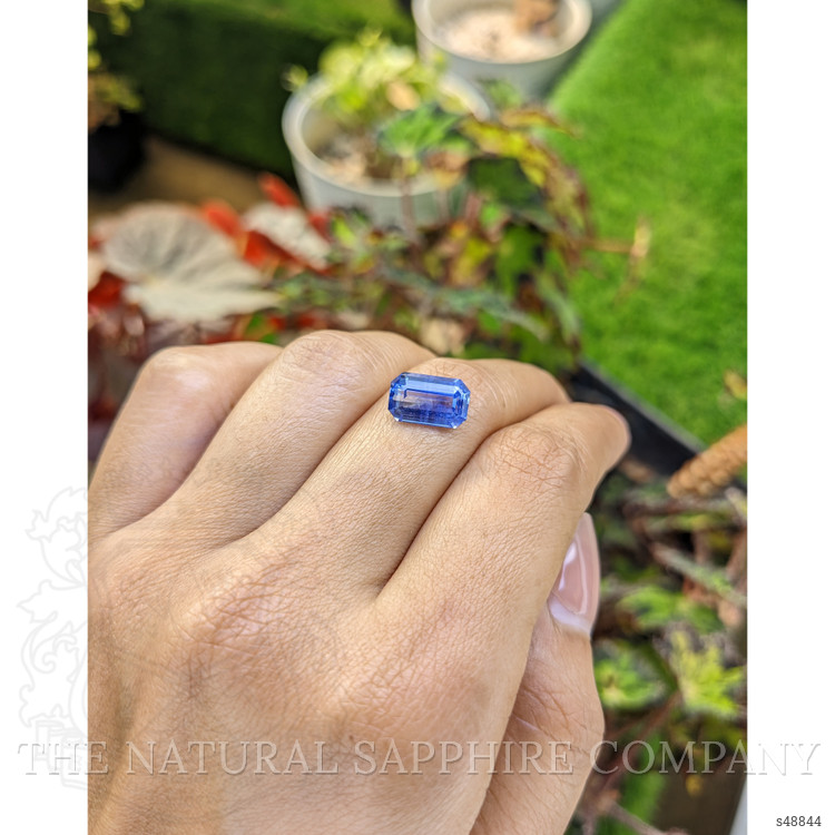 4.97 Ct. Blue Sapphire from Ceylon (Sri Lanka)