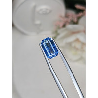 4.97 Ct. Blue Sapphire from Ceylon (Sri Lanka) Life Style