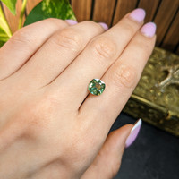 3.10 Ct. Yellowish Green Sapphire from Madagascar Life Style