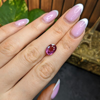 4.02 Ct. Purplish Pink Sapphire from Ceylon (Sri Lanka) Life Style
