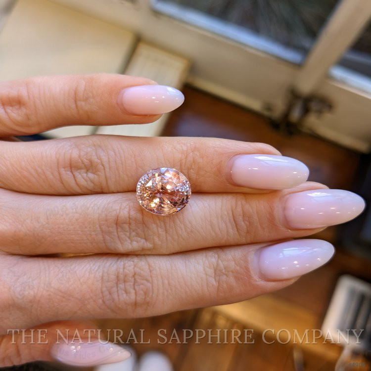 9.97 Ct. Padparadscha Sapphire from Ceylon (Sri Lanka)