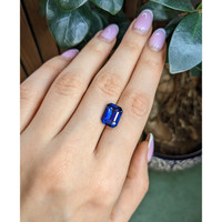 6.54 Ct. Blue Sapphire from Ceylon (Sri Lanka) Life Style
