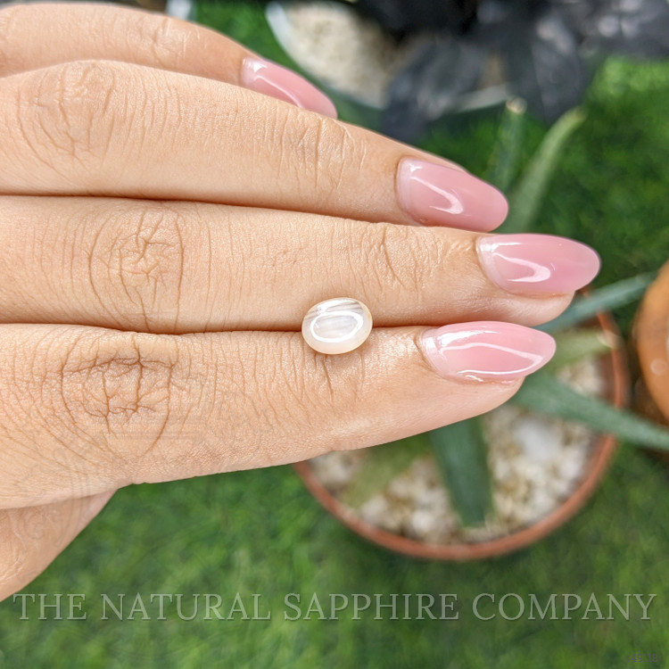 1.63 Ct. Peach Cabochon Star Sapphire from Ceylon (Sri Lanka)