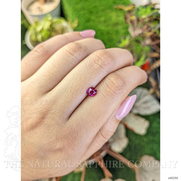 1.05 Ct. Purplish Pink Sapphire from Ceylon (Sri Lanka)