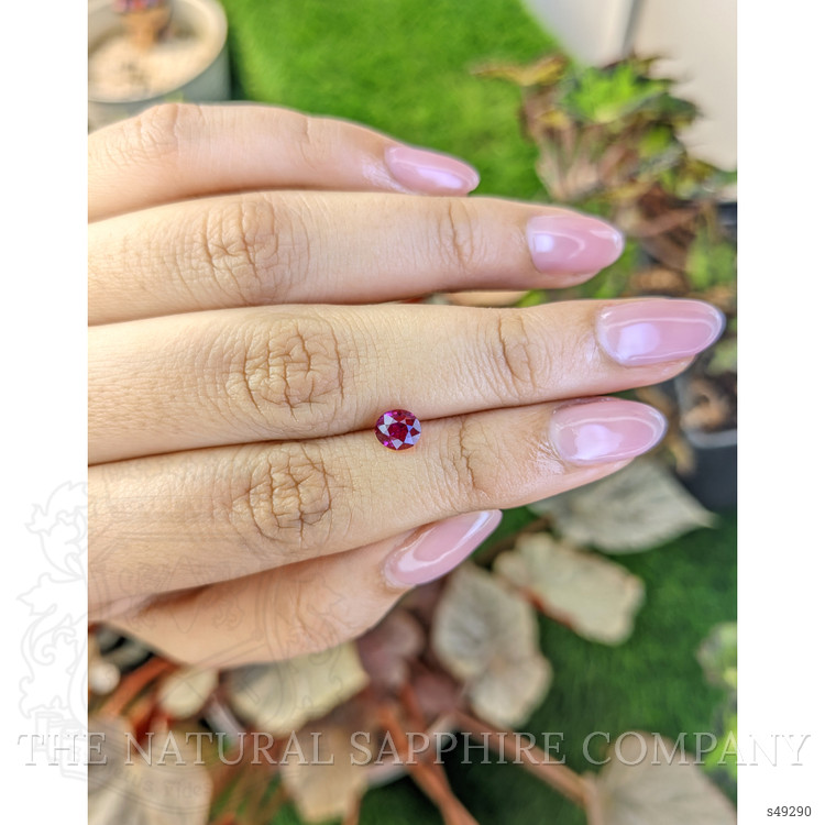 1.05 Ct. Purplish Pink Sapphire from Ceylon (Sri Lanka)