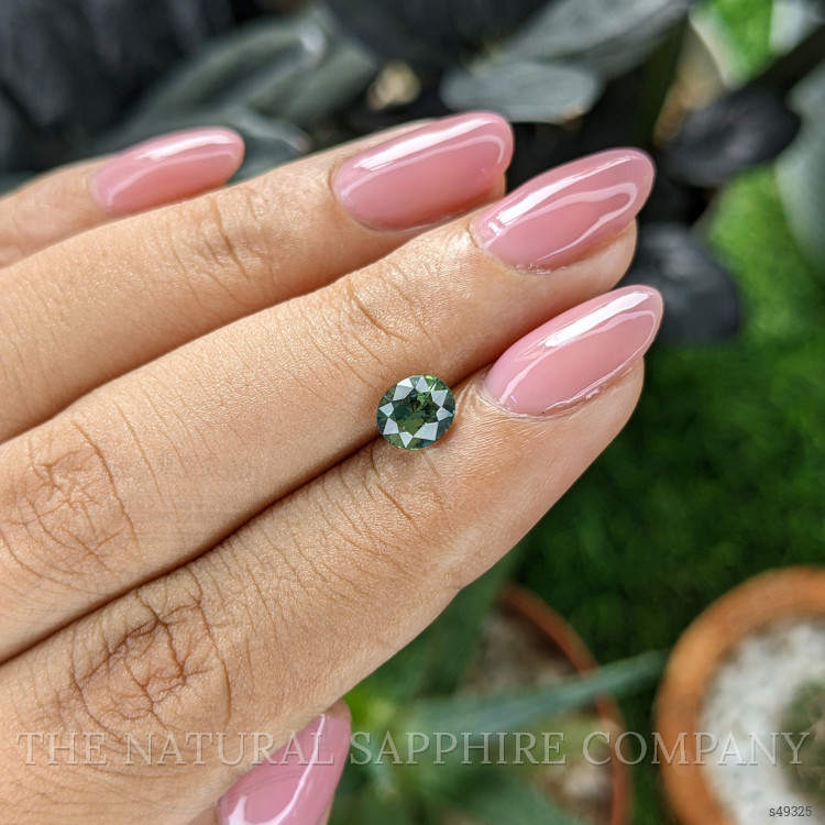 1.09 Ct. Bluish Green Sapphire from Ceylon (Sri Lanka)