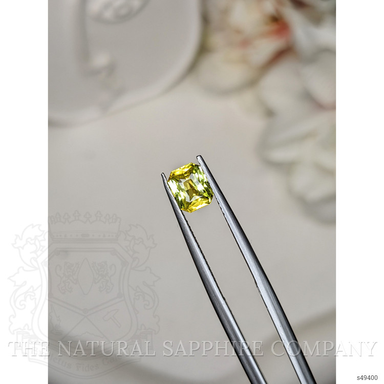 1.04 Ct. Greenish Yellow Sapphire from Ceylon (Sri Lanka)