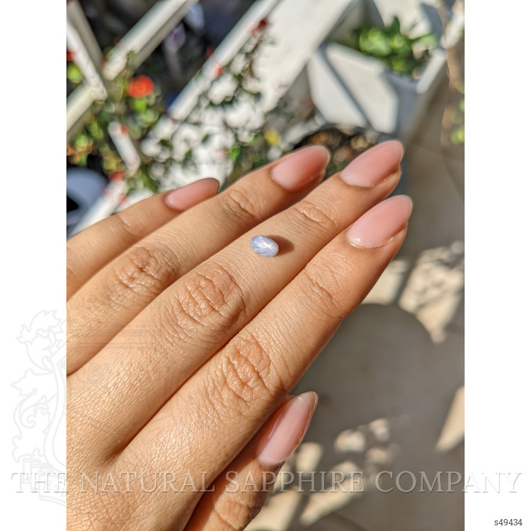 0.85 Ct. Purple Cabochon Star Sapphire from Ceylon (Sri Lanka)