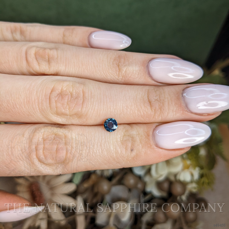 0.49 Ct. Greenish Blue Sapphire from Ceylon (Sri Lanka)