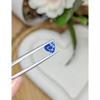 0.81 Ct. Blue Sapphire from Ceylon (Sri Lanka) Life Style