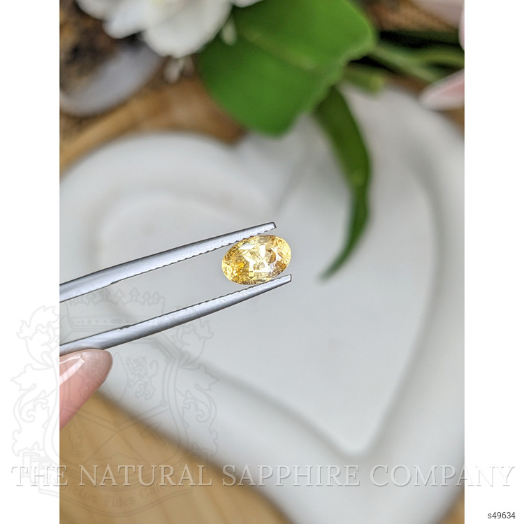 1.39 Ct. Yellow Sapphire from Ceylon (Sri Lanka)