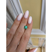 1.00 Ct. Emerald from Colombia Life Style