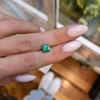 1.00 Ct. Emerald from Colombia Life Style